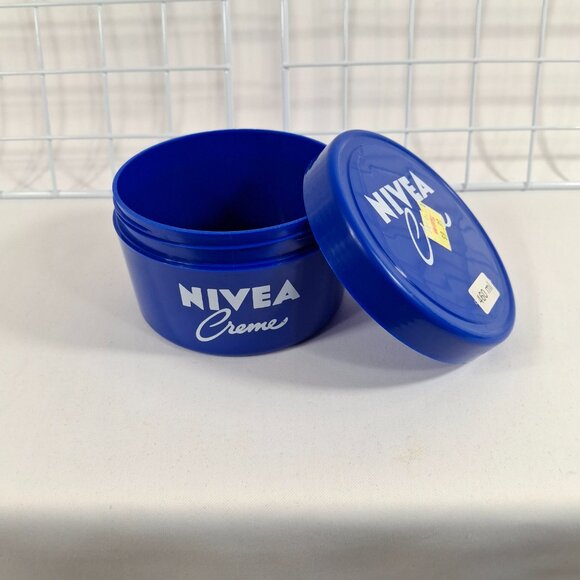 Vintage Collectible Empty Nivea Jar Blue Screw Top Lid D 4.5 x H 2.75 Inches - Picture 2 of 9